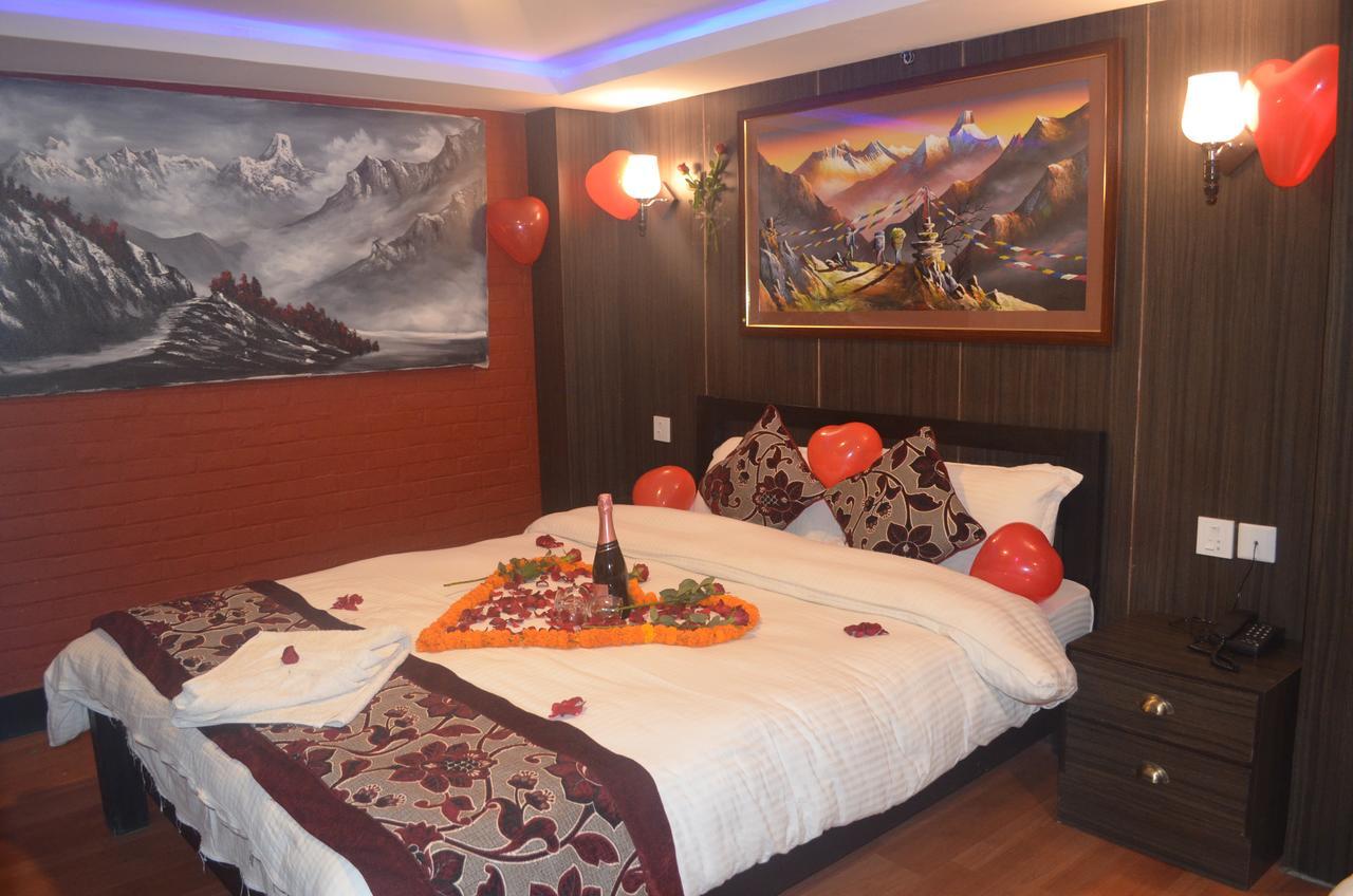 Hotel Holiday Inn Katmandu Kültér fotó